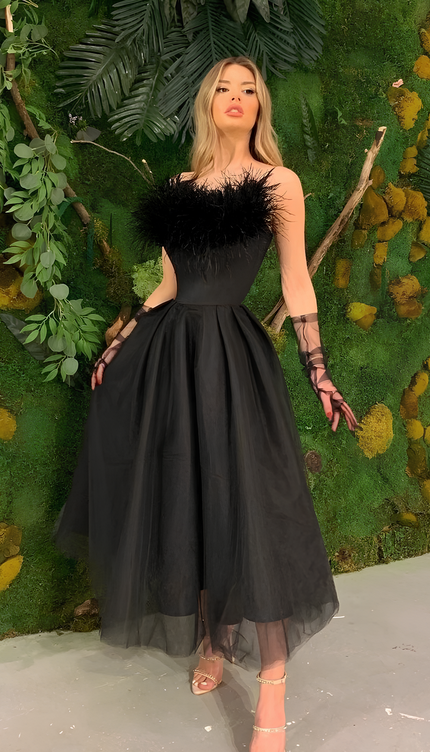 Robe noir avec plume - Robe Addict
