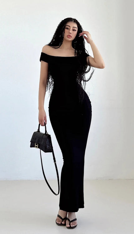 Robe noire epaule dénudée - Robe Addict