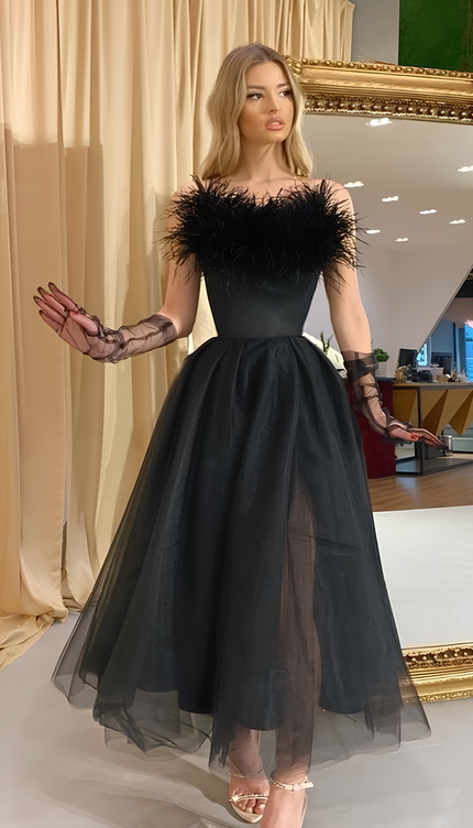 Robe noir avec plume - Robe Addict